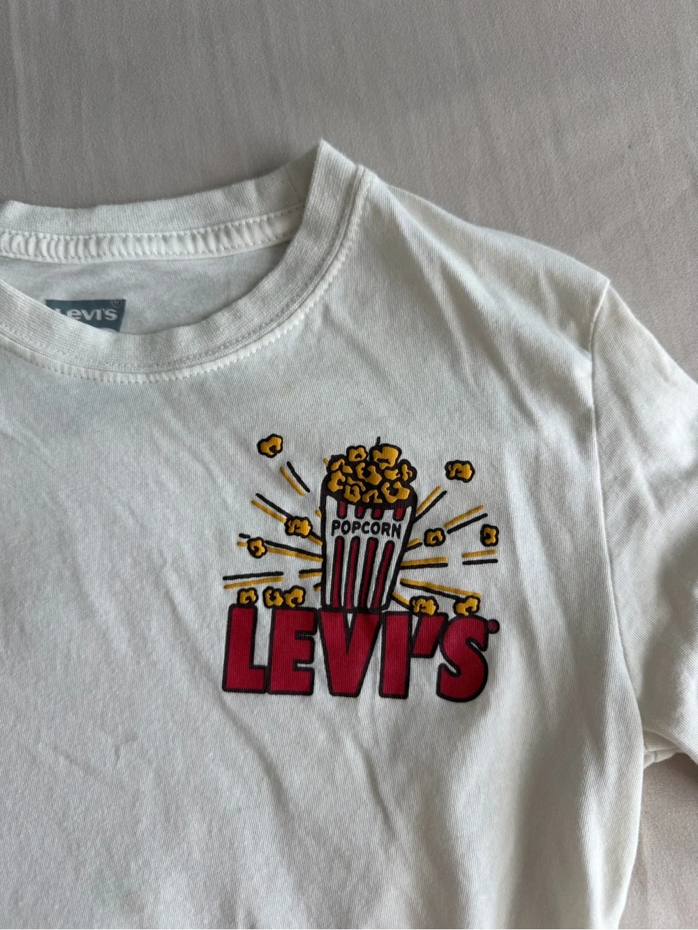 Levi's Kids Popcorn Bear Graphic Short Sleeve T-Shirt (S)